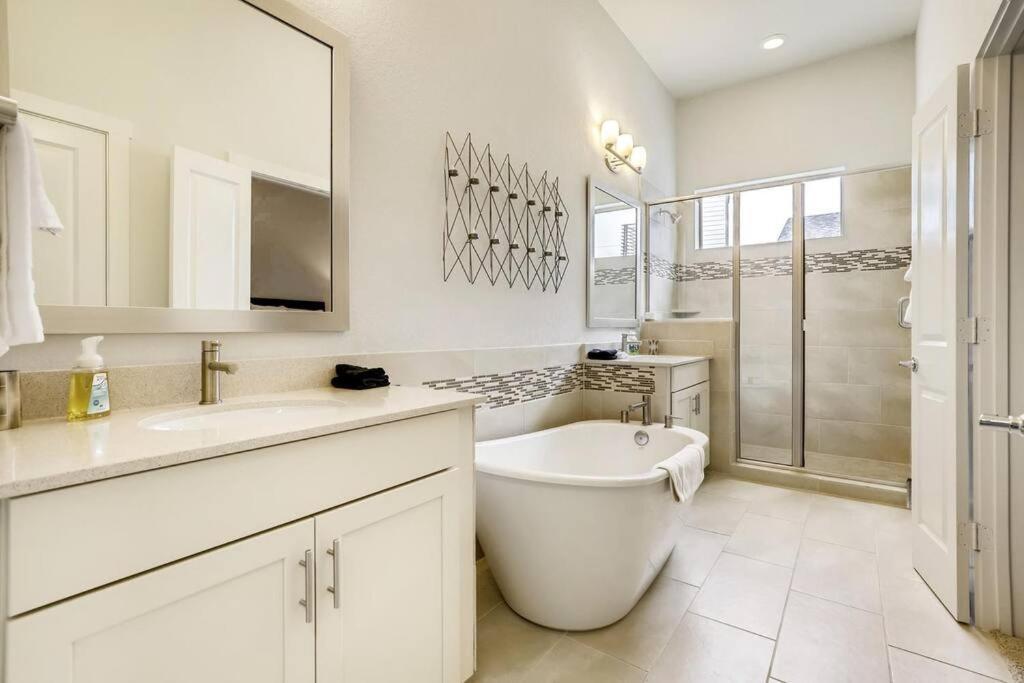 Gorgeous 4 Bed Home On St Mary'S - Minutes To Riverwalk/Pearl Σαν Αντόνιο Εξωτερικό φωτογραφία