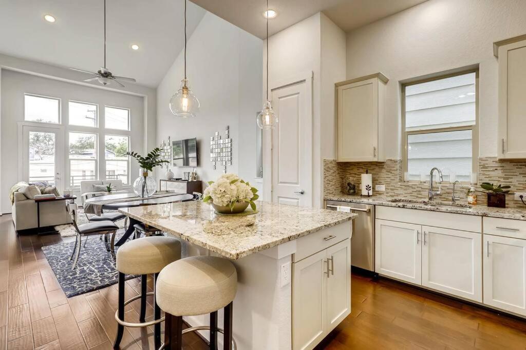 Gorgeous 4 Bed Home On St Mary'S - Minutes To Riverwalk/Pearl Σαν Αντόνιο Εξωτερικό φωτογραφία