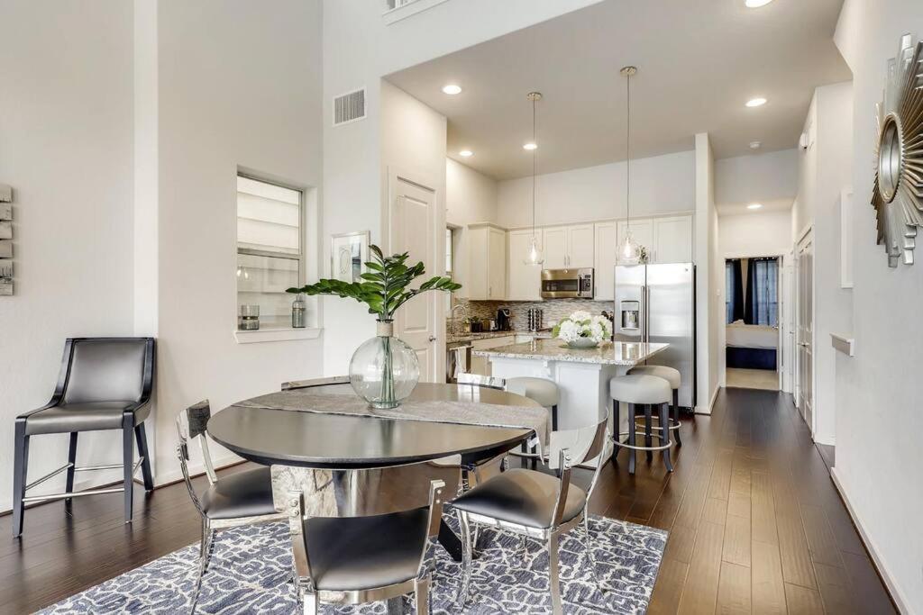 Gorgeous 4 Bed Home On St Mary'S - Minutes To Riverwalk/Pearl Σαν Αντόνιο Εξωτερικό φωτογραφία