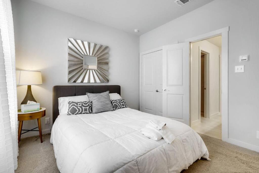 Gorgeous 4 Bed Home On St Mary'S - Minutes To Riverwalk/Pearl Σαν Αντόνιο Εξωτερικό φωτογραφία